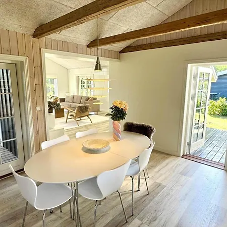 M407-vaeggerlose-bjergfruevej-3 Holiday home Boto By